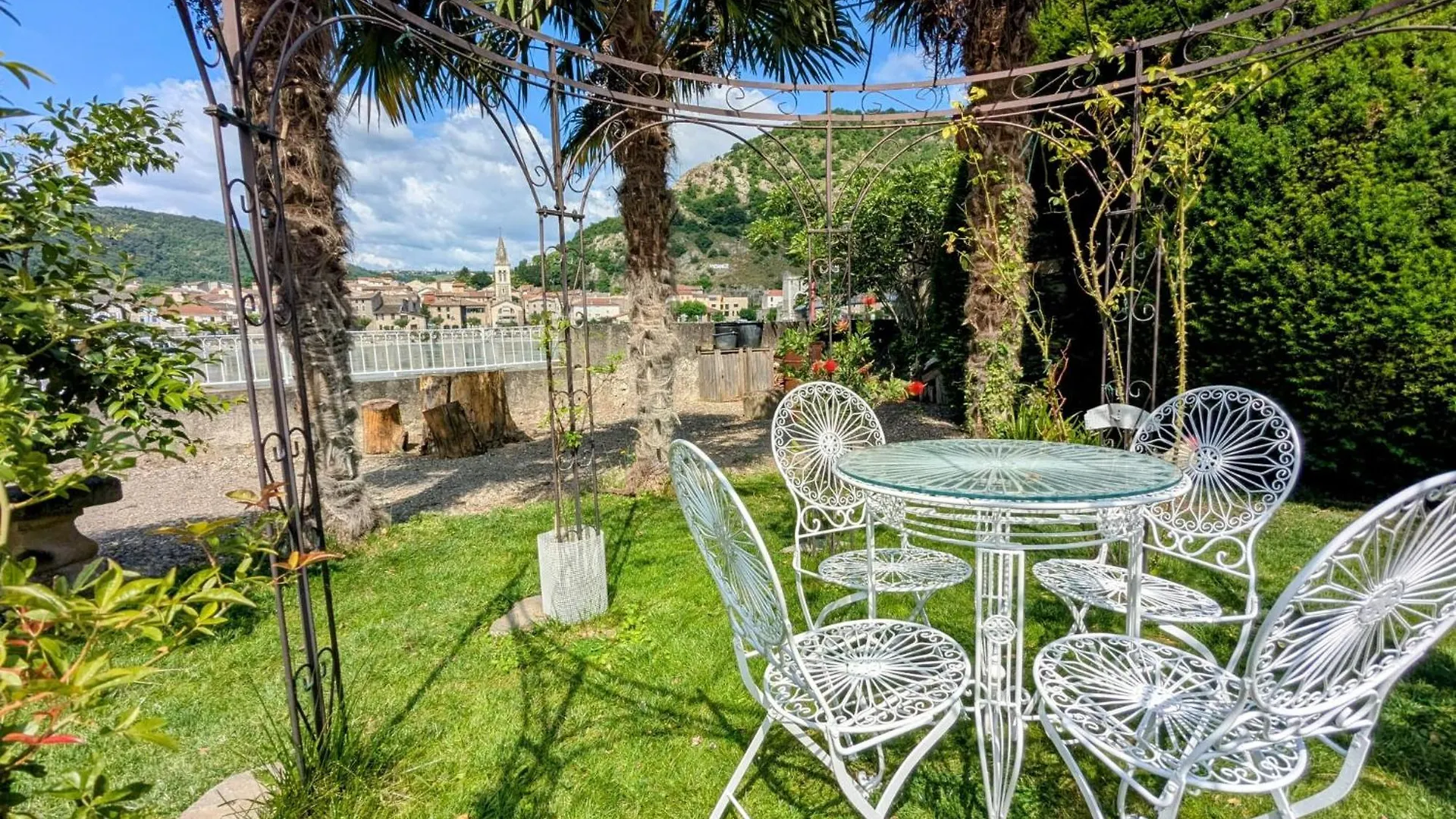 Villa Rhona Andancette Bed & Breakfast