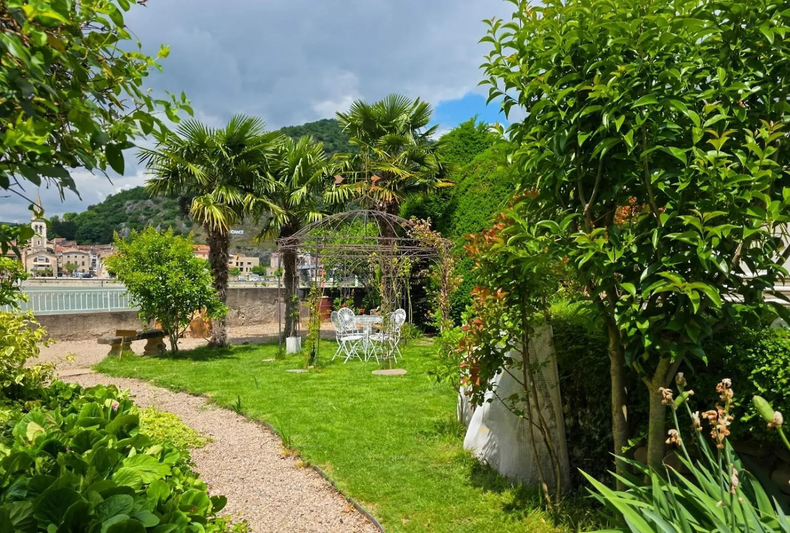 Villa Rhona Andancette Bed & Breakfast