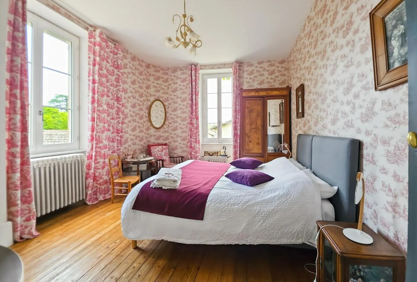 לינה וארוחת בוקר Andancette Villa Rhona